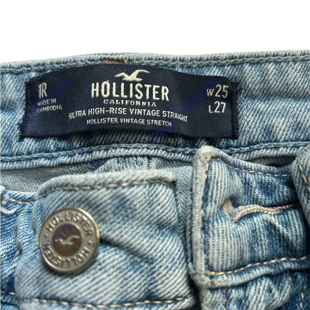 Hollister Ultra- High Rise Vintage Straight Leg Distressed Jeans‎ 25Wx26L